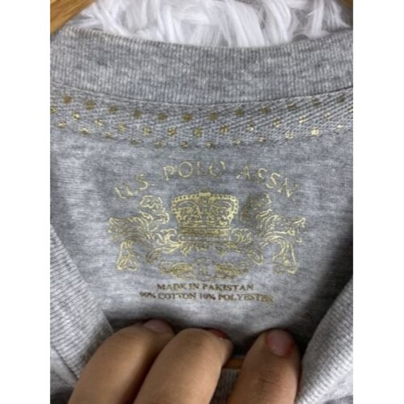 U.S POLO ASSN Women Gray Crew Neck T Shirt Graphic Logo Gold Size XL - Picture 3 of 5